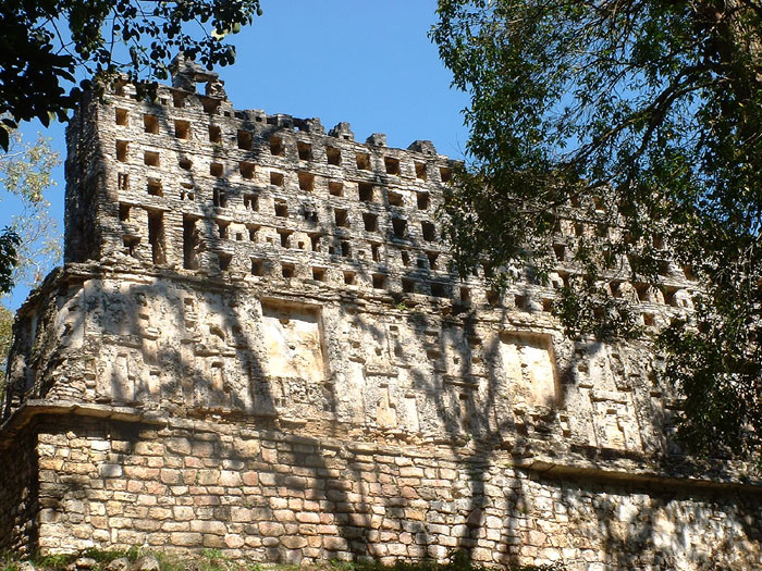 Temple 33 - Yaxchilan _ Maya Expeditions 