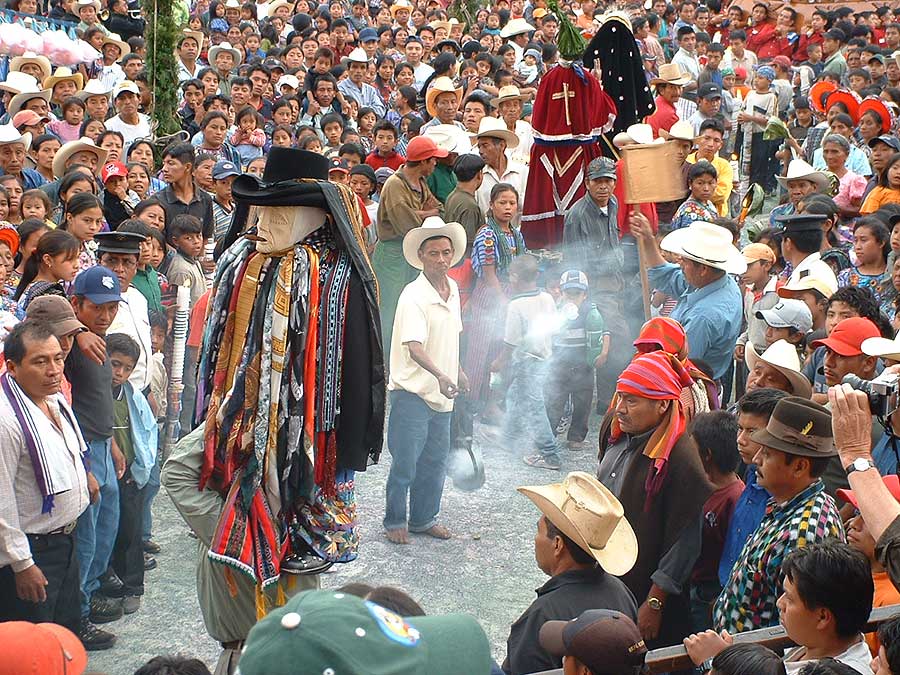 Santiago Atitlan - Ritual fighting between Jesus and Maximon in Easter Procession - Semana Santa - Ceremonies - Maya Expeditions