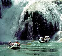 Smoking Water Falls - Budsilja Usumacinta River - by Roberto Arimany - Maya Expeditions